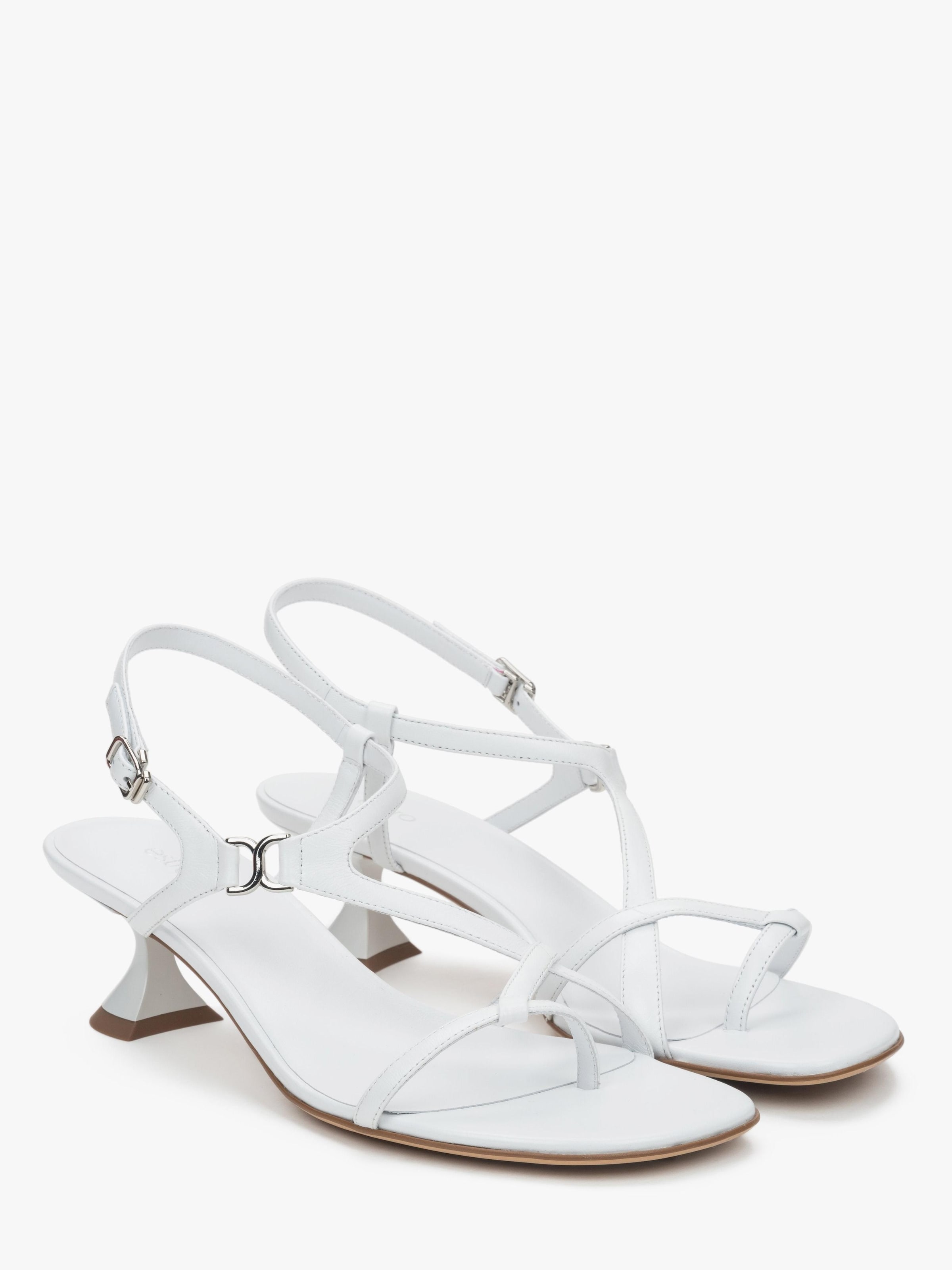 Estro Sandals '013-9' in White