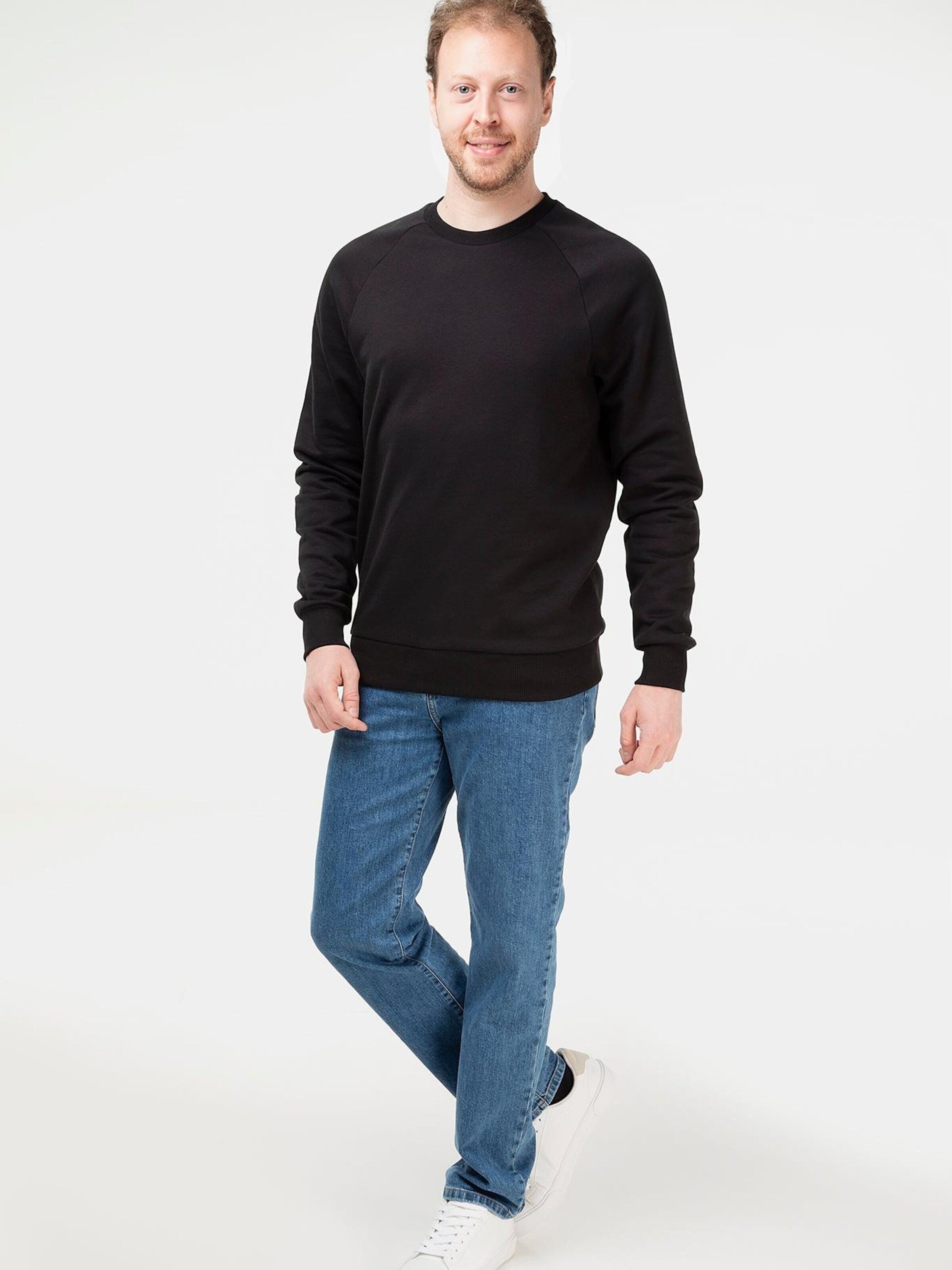 evermind Sweatshirt in Black