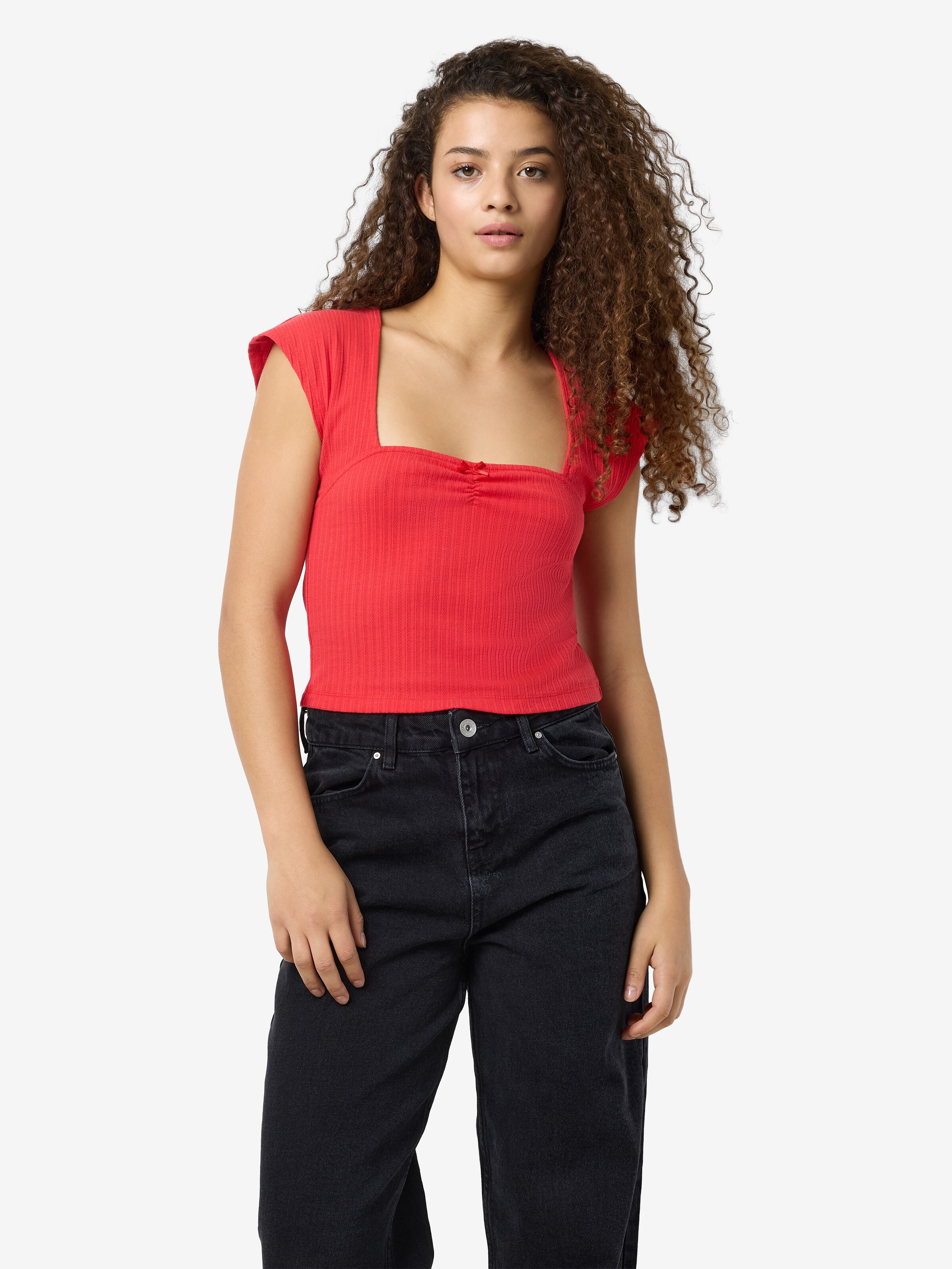 Noisy may Тениска 'NMSELENA' в червено: отпред