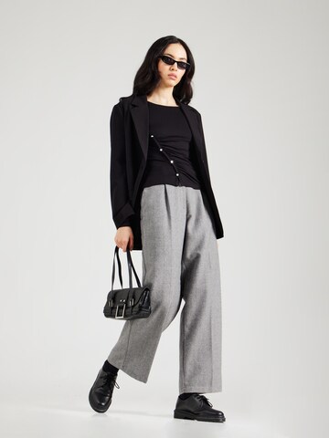 Maglietta 'Sila' di ABOUT YOU in nero