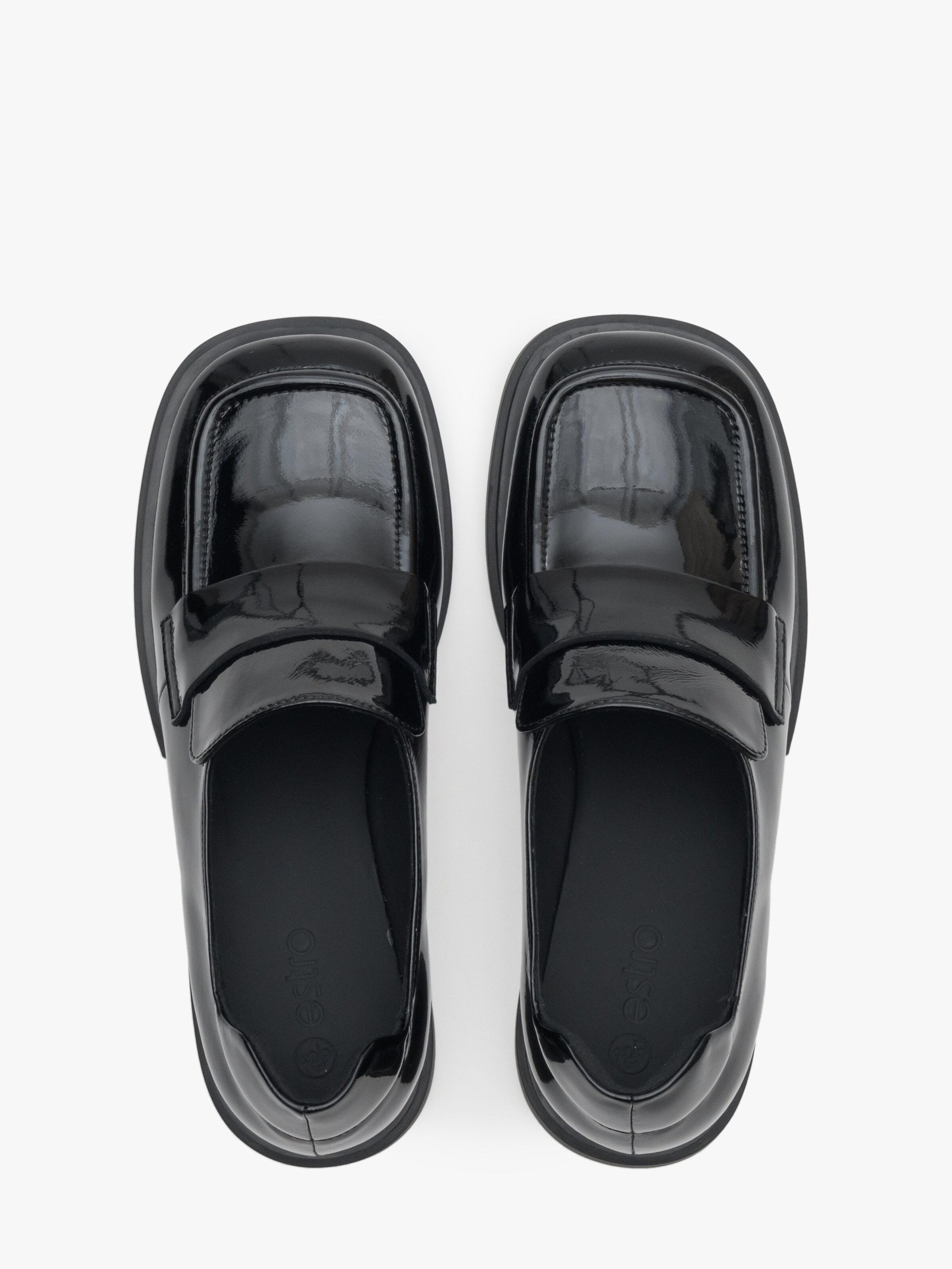 Estro Classic Flats in Black