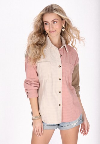 IZIA Tussenjas in Roze: voorkant