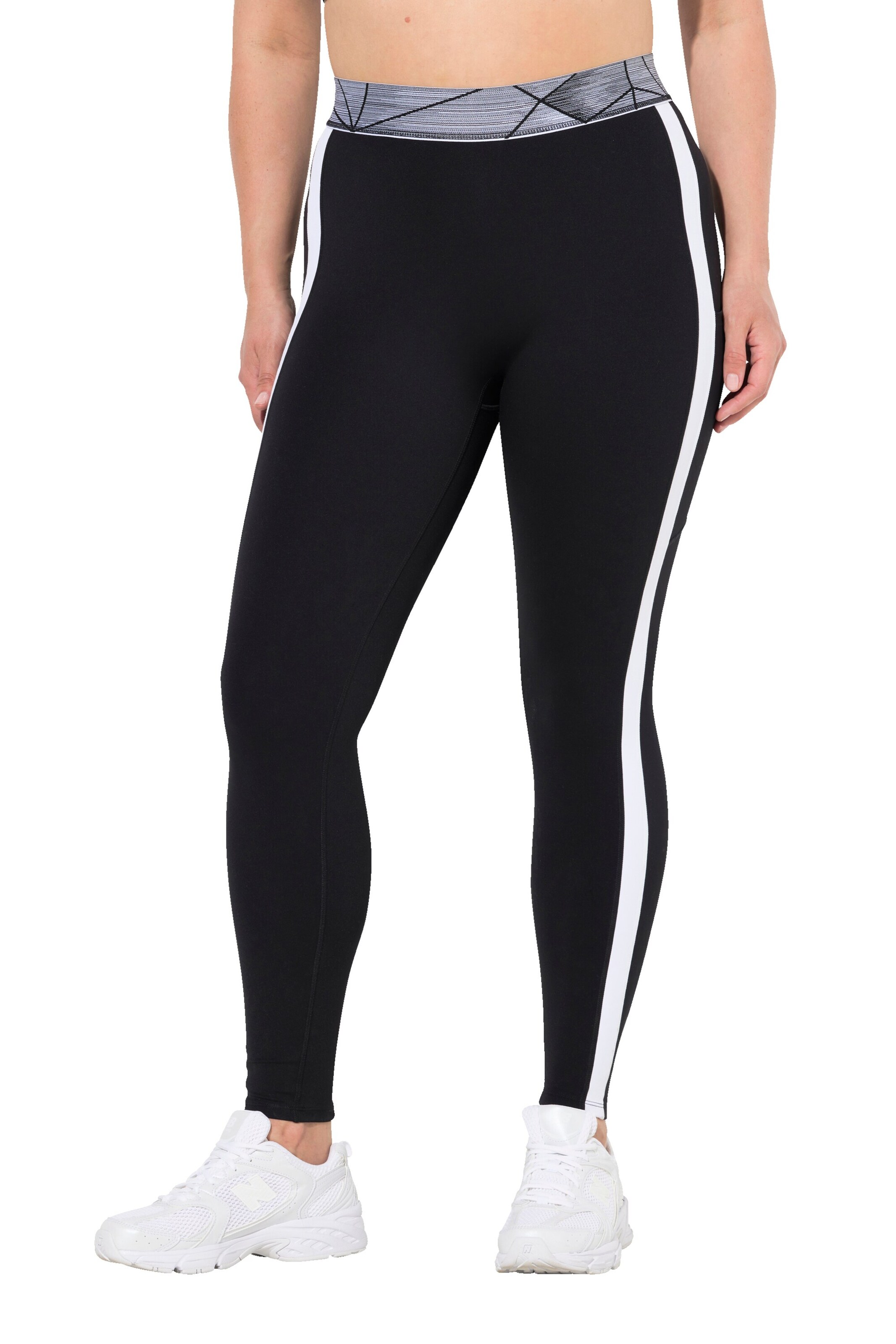 Ulla Popken Skinny Pants in Black: front