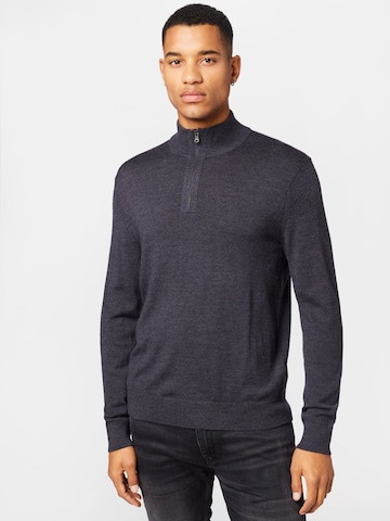 Banana Republic Sweater in Black: front