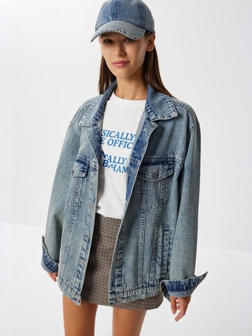 Giacca di mezza stagione di Happiness İstanbul in blu: frontale