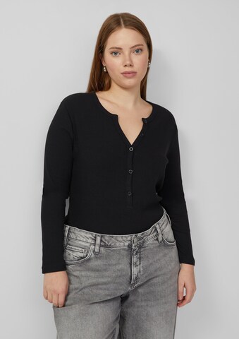 T-shirt QS en noir : devant