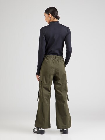 Champion Authentic Athletic Apparel Wide leg Cargo trousers in Green