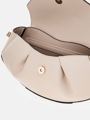 GUESS Umhängetasche 'Amorette' in Beige