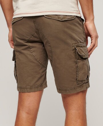 Regular Pantalon cargo Superdry en marron