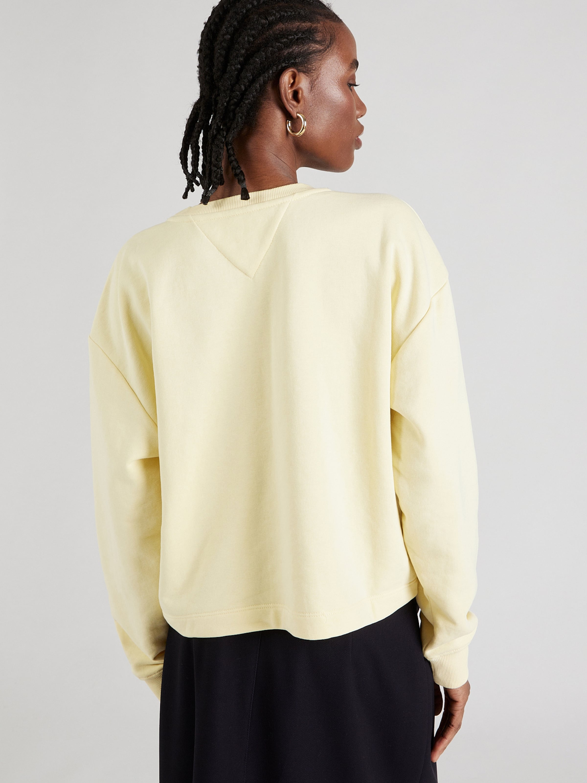 Tommy Jeans Sweatshirt Essential in Light Yellow ABOUT YOU