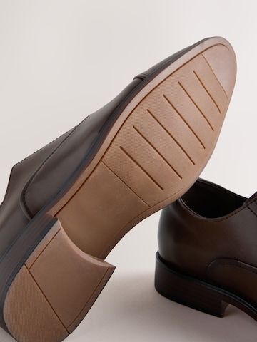 Next - Zapatos con cordón en marrón