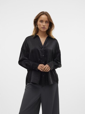 VERO MODA Blouse 'QUEENY' in Zwart: voorkant