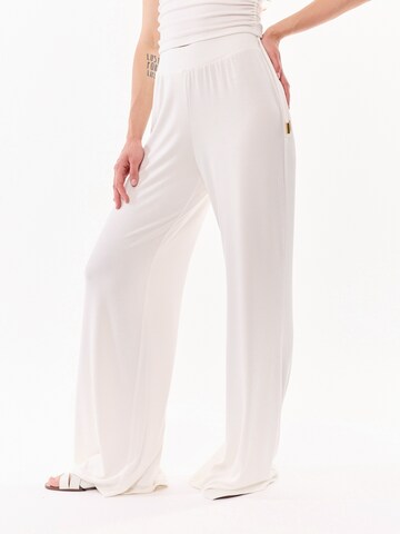 mandragora Wide leg Broek 'Ivy' in Beige