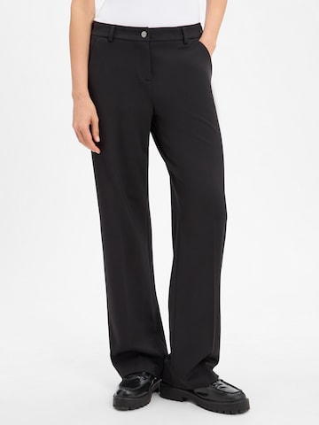 BRAX Wide leg Pleated Pants 'Maine' in Black: front