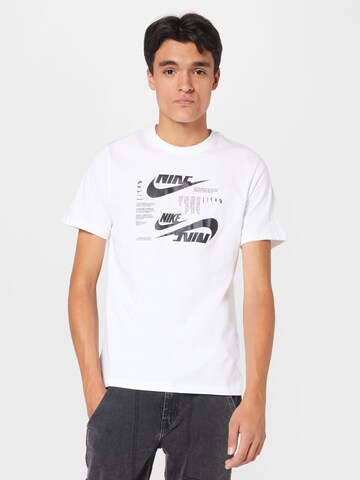 T-Shirt Nike Sportswear en blanc : devant