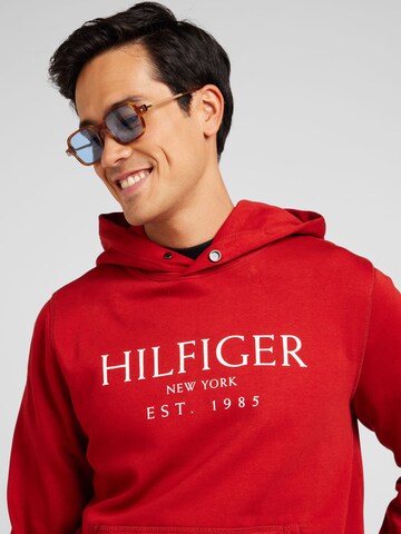 TOMMY HILFIGER Sweatshirt in Red