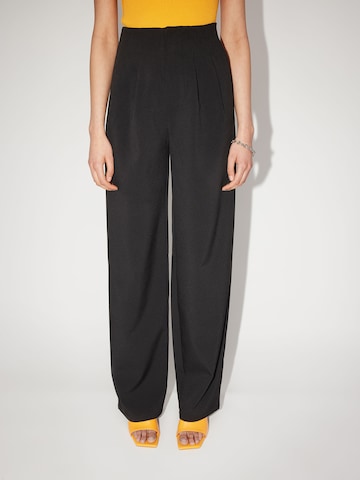 Wide Leg Pantalon à pince 'Shanice' LeGer by Lena Gercke en noir : devant