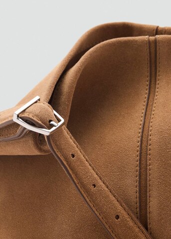 MANGO Tasche 'Hft Carnaby' in Braun