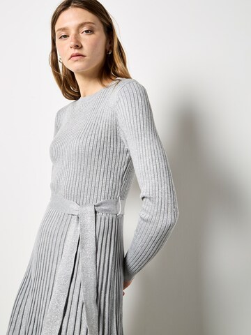 Apricot - Vestido de punto en gris