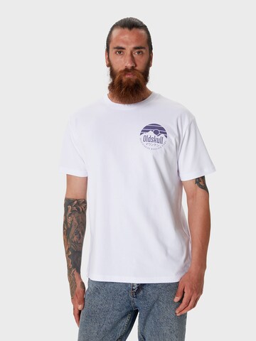 Oldskull Shirt 'Mountain' in Weiß: Vorderseite