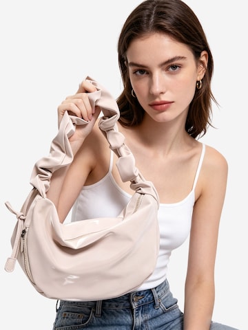 Magicshe Shoulder Bag in White