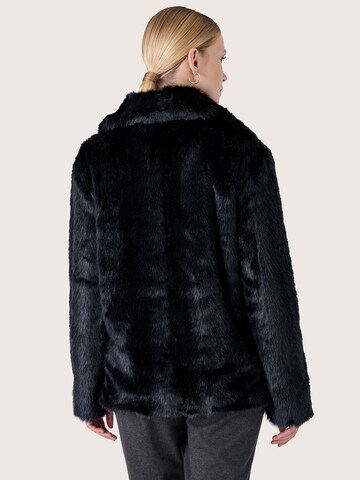 Camomilla Winterjacke in Schwarz: Vorderseite