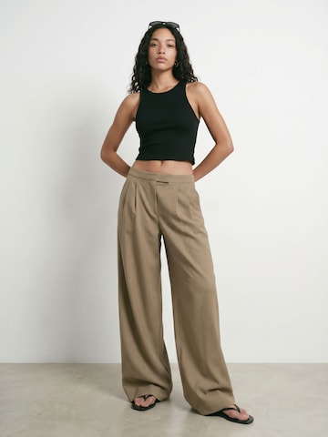Top 'Felicia' di HYPEDROP in nero