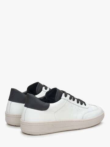 Estro Låg sneaker '09-3236' i vit