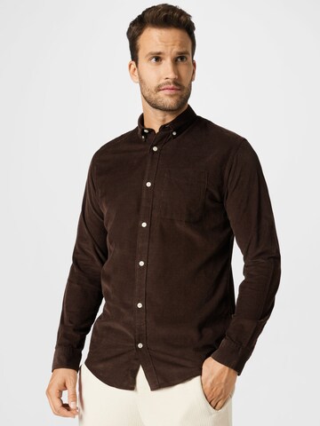 JACK & JONES - Ajuste regular Camisa en marrón: frente