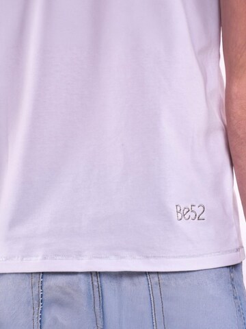 Be52 T-shirt 'Aviation' i vit