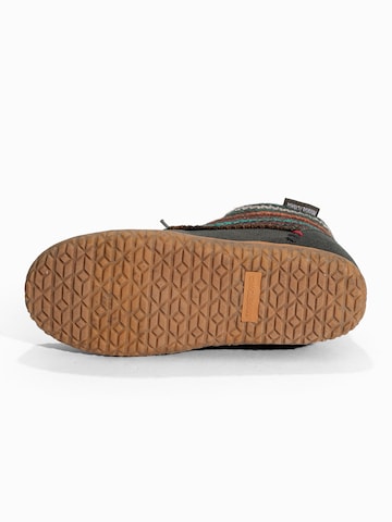 Botine 'Torrey' de la Minnetonka pe mai multe culori