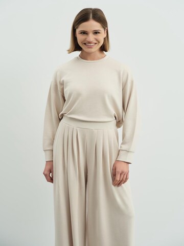 C&City Wide Leg Hose in Beige