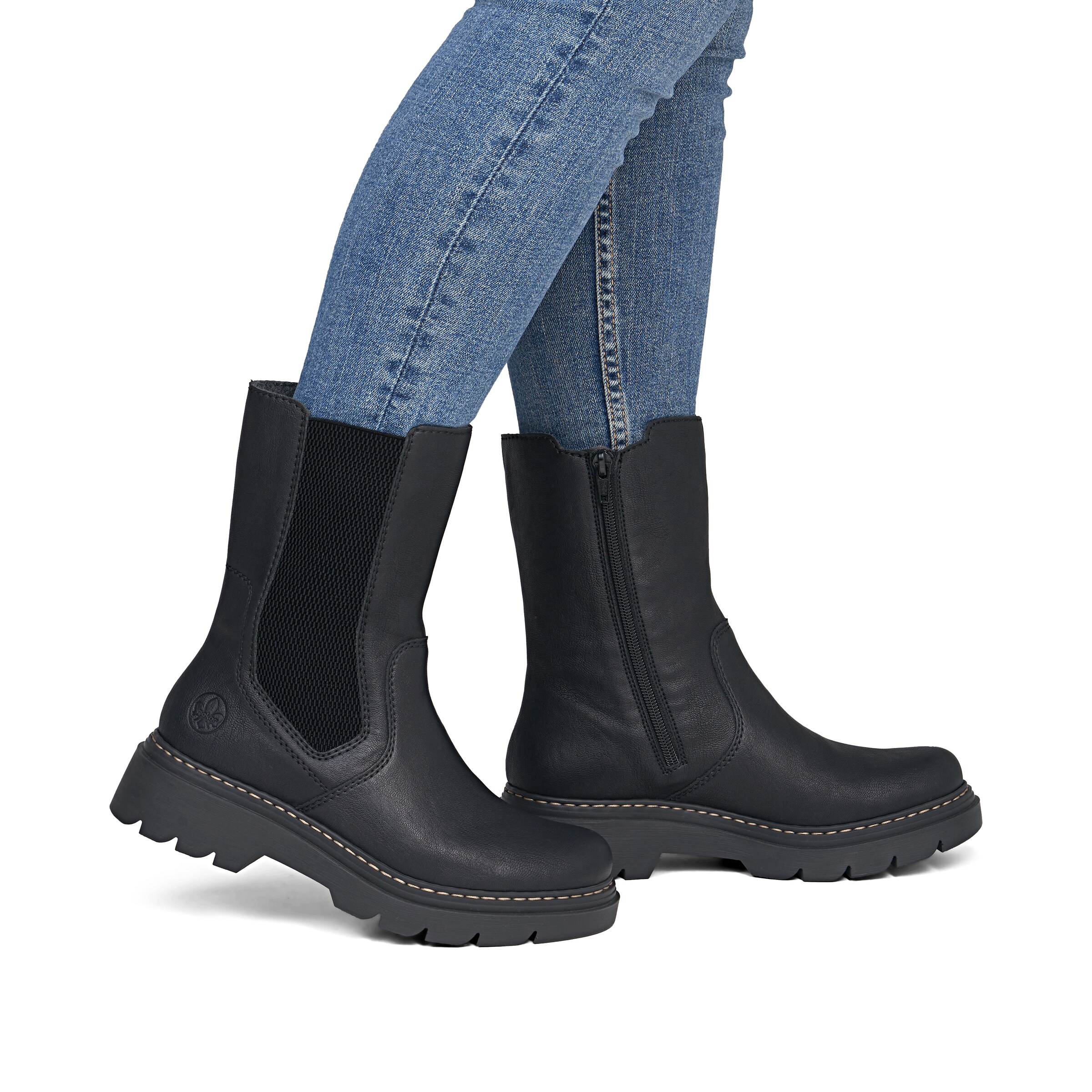 Bottines Rieker en noir : devant