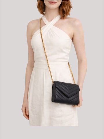 Sellenes Clutch in Black