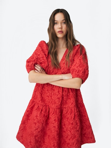 Rochie de la Crās pe roșu