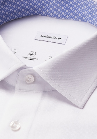 Coupe regular Chemise business 'SMART PERFORMANCE' SEIDENSTICKER en blanc