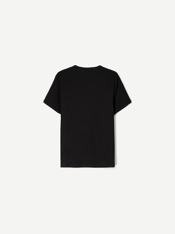 Bershka T-Shirt in Schwarz