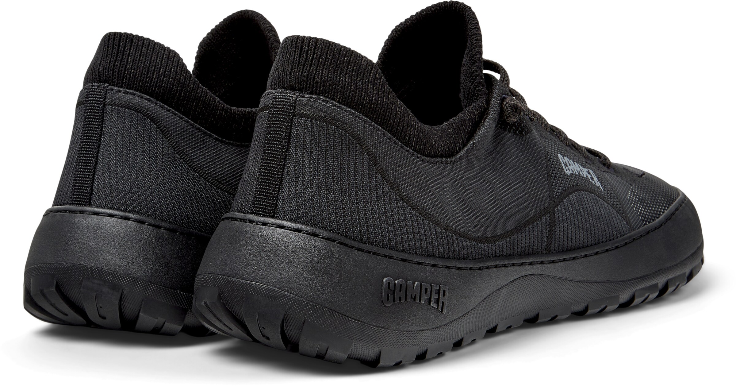 Baskets basses 'Peu Serra' CAMPER en noir