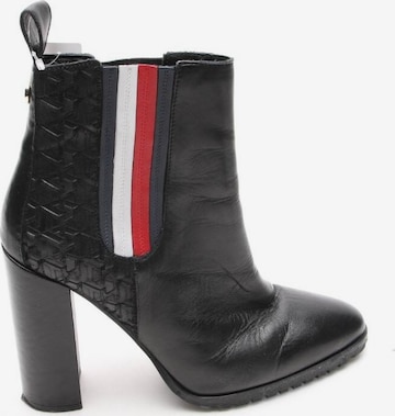 TOMMY HILFIGER Stiefeletten 41 in Schwarz: predná strana