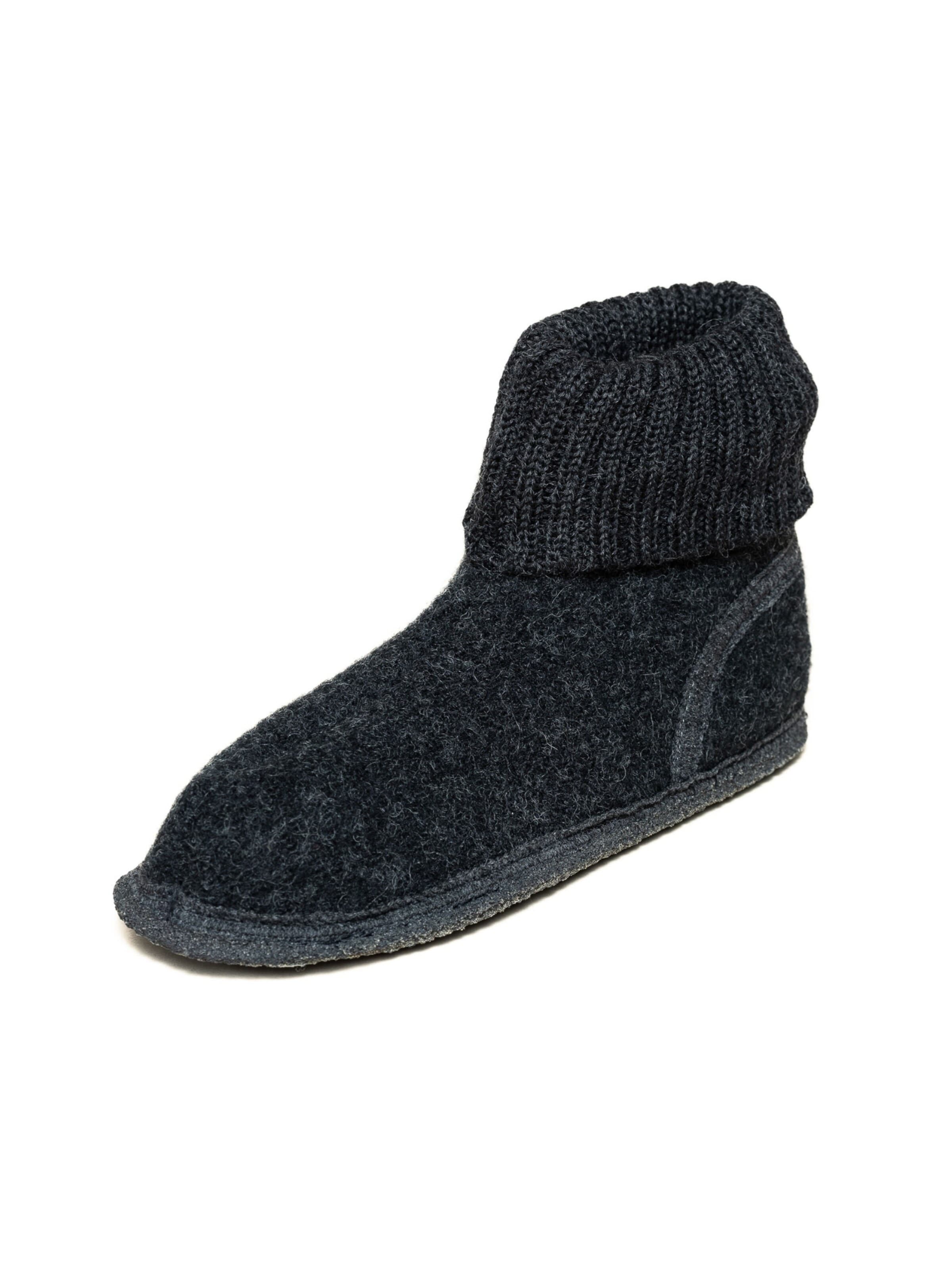 kitz-pichler Slippers 'Hüttenschuh Oetz' in Black: front