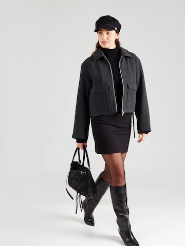 Veste mi-saison Monki en gris