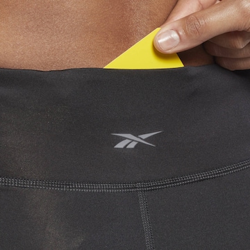 Reebok - Skinny Pantalón deportivo 'Workout Ready' en negro