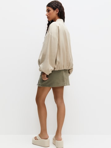 Pull&Bear Jacke in Beige