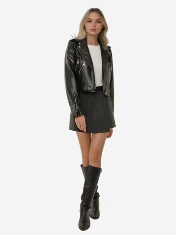 Hiccup - Saia em cinzento