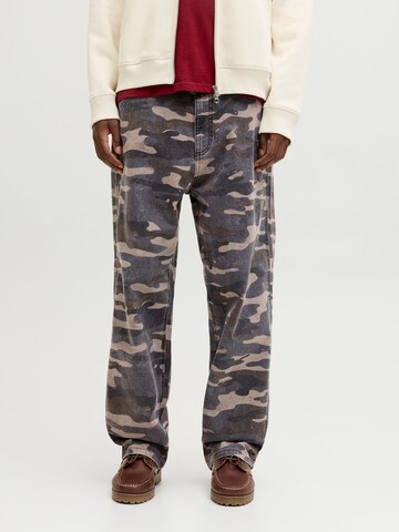 JACK & JONES Regular Trousers in Black: front