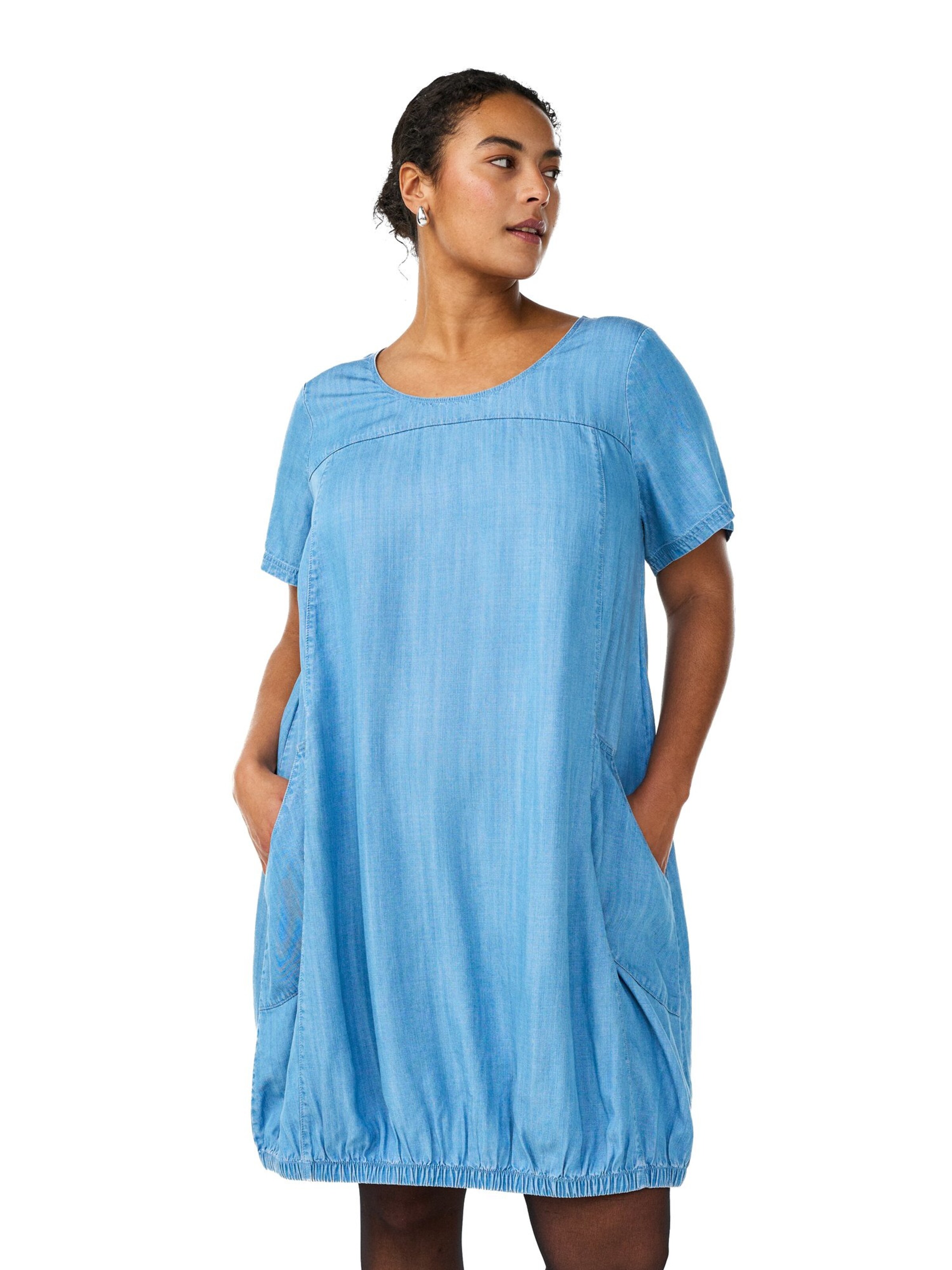 Robe Zizzi en bleu : devant