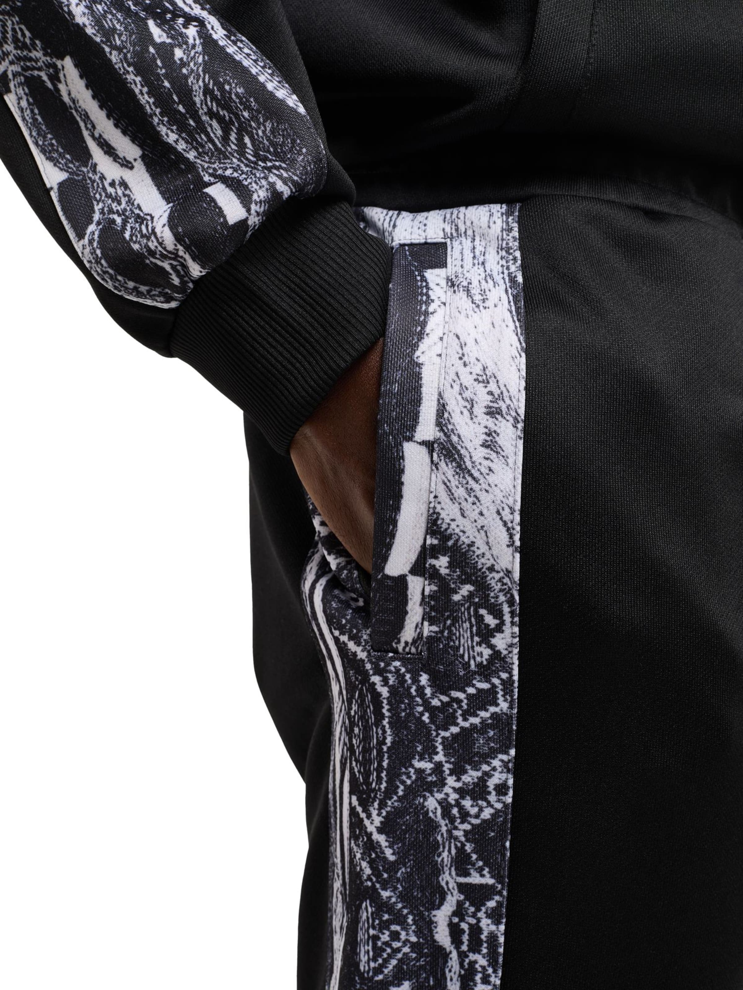 Carlo Colucci Tapered Broek 'Demanega' in Zwart