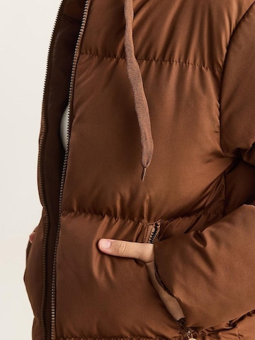 Bianco Lucci - Casaco de inverno em castanho