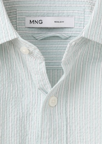 MANGO MAN Slim Fit Hemd 'Kissos' in Grün