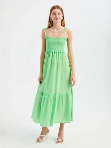 Hiccup Dress in Green: front